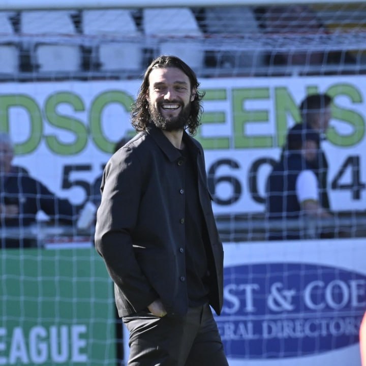 安迪·卡罗尔执教生涯迎来两连胜开局 老板KSI豪言要上英超据报道，利物浦旧将安迪