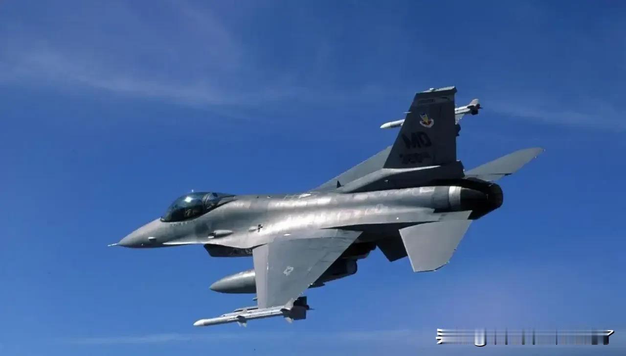 就在刚刚，
台湾当局突然宣布，
1月15日，台湾地区空军宣布：在海委会、海巡署、