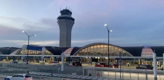 Spirit 将撤出 Lambert 机场，所有航班清零
从 2026 年 1 