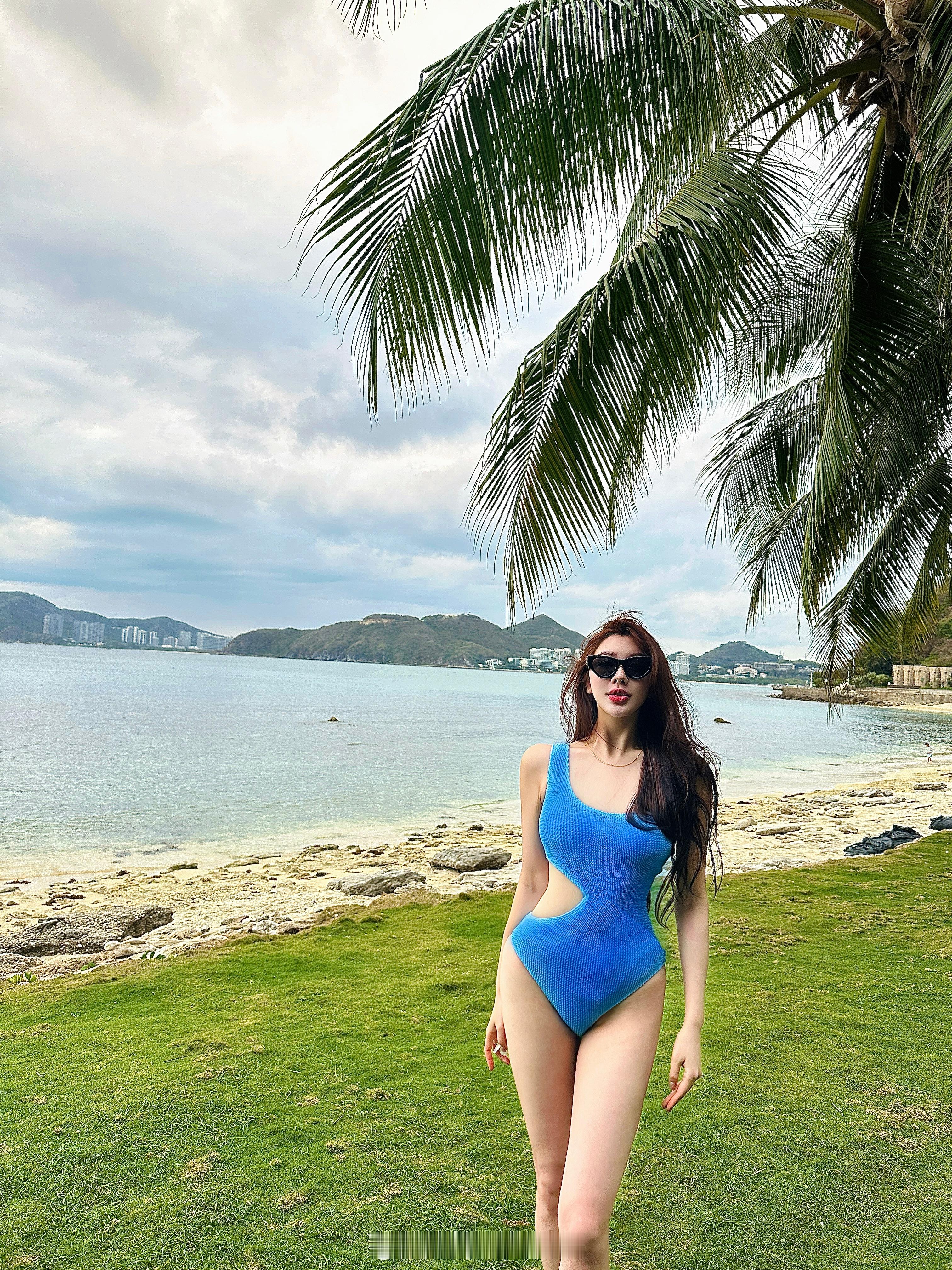 囤了很久喜欢的👙海边正常穿搭永远松弛 自信 阳光热烈[挤眼] ​​​