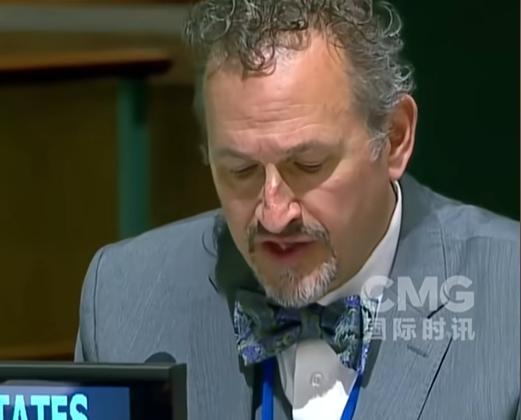 最近联合国的火药味，浓到能呛人，4月27日谈会费、4月29日谈核军控，两场交锋间