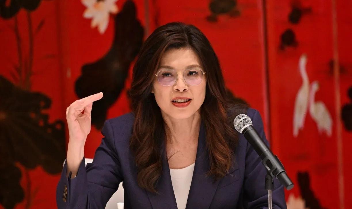国台办4月29日刚就郑丽文计划6月访美作出回应，结果不到24小时，30日郑丽文就
