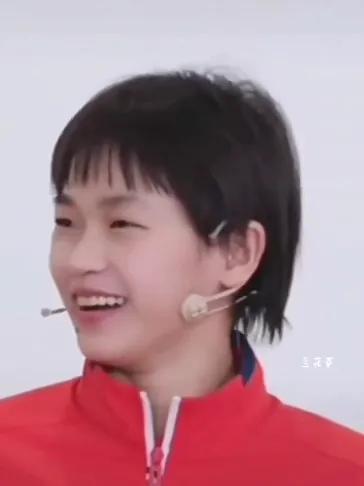 全红婵其实很美，笑起来很有感染力。
喜欢婵宝。