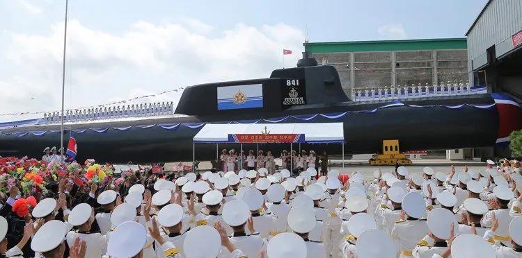朝鲜海军于 9 月 6 日为一艘新型“战术核攻击潜艇”命名，领导人金正恩亲自出席
