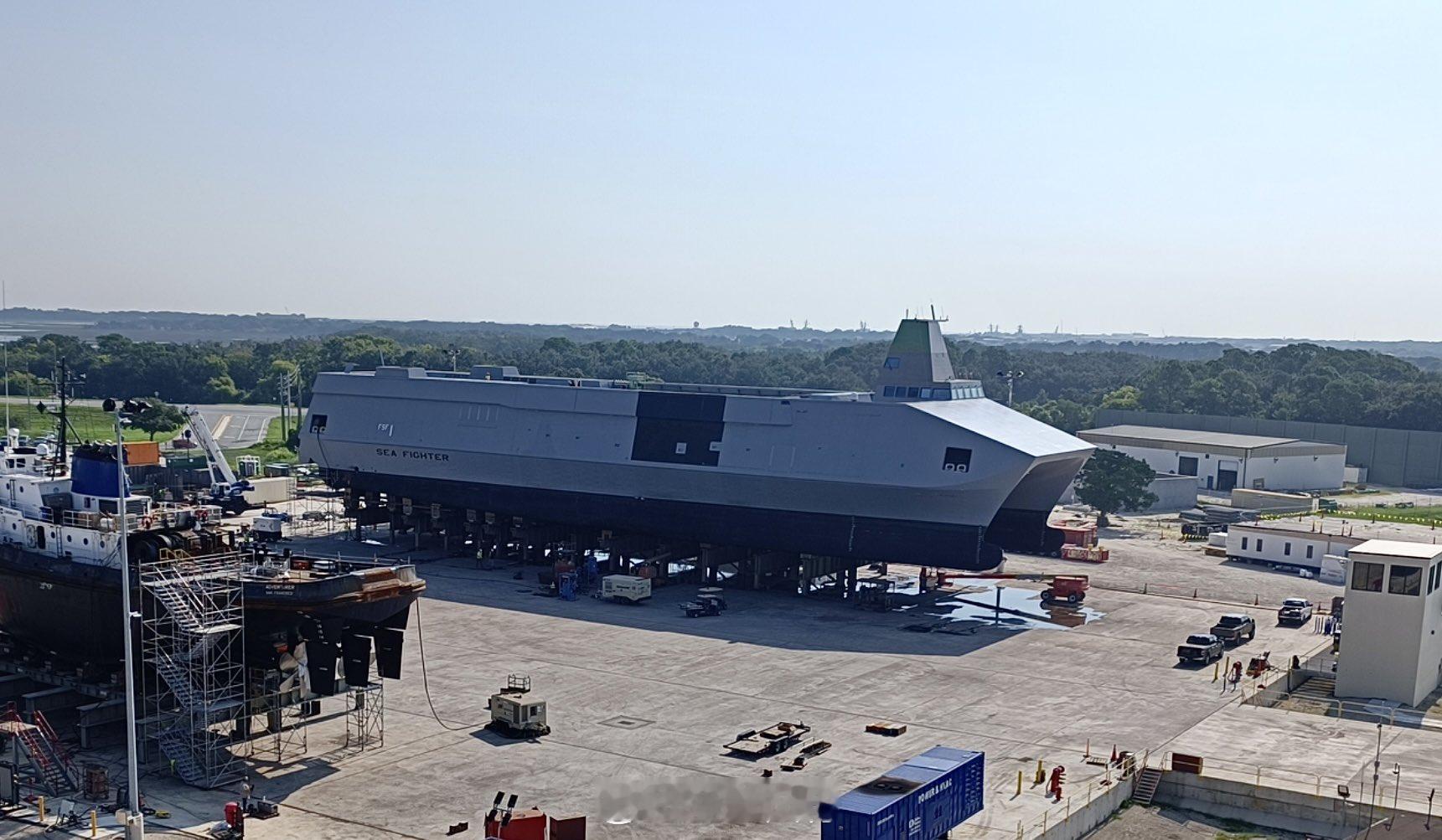 岸上的美国海军实验性濒海战斗舰“海上斗士”号（FSF-1）海军[超话]武器装备[