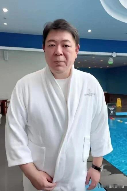 人生，就是一个又一个连做梦都想不到的意外，比电视剧还要精彩。

徐梓钧不会想到，