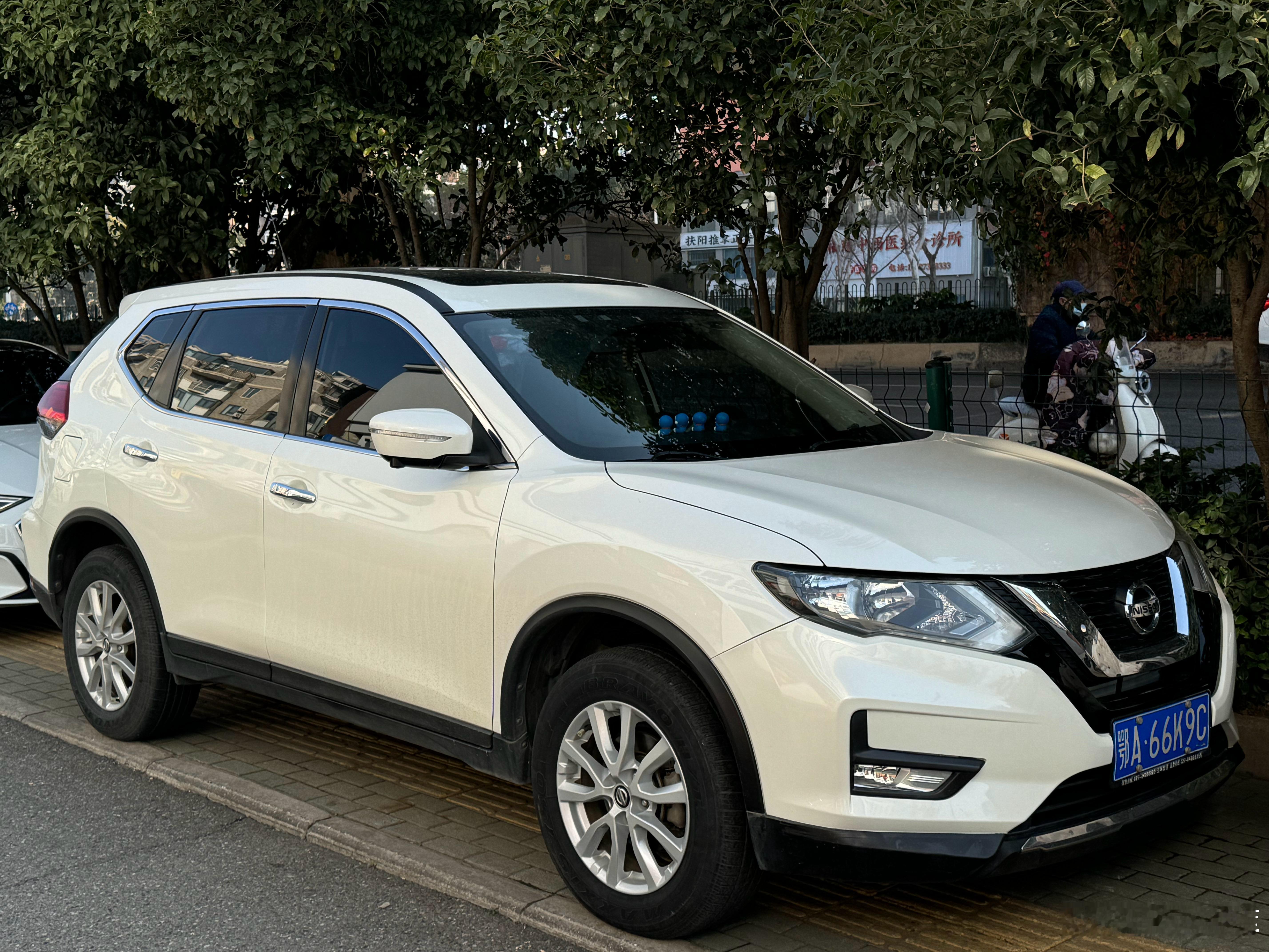 一早过来提车车主在银行上班 这一忙就是一两个小时我的心气 快要等没了