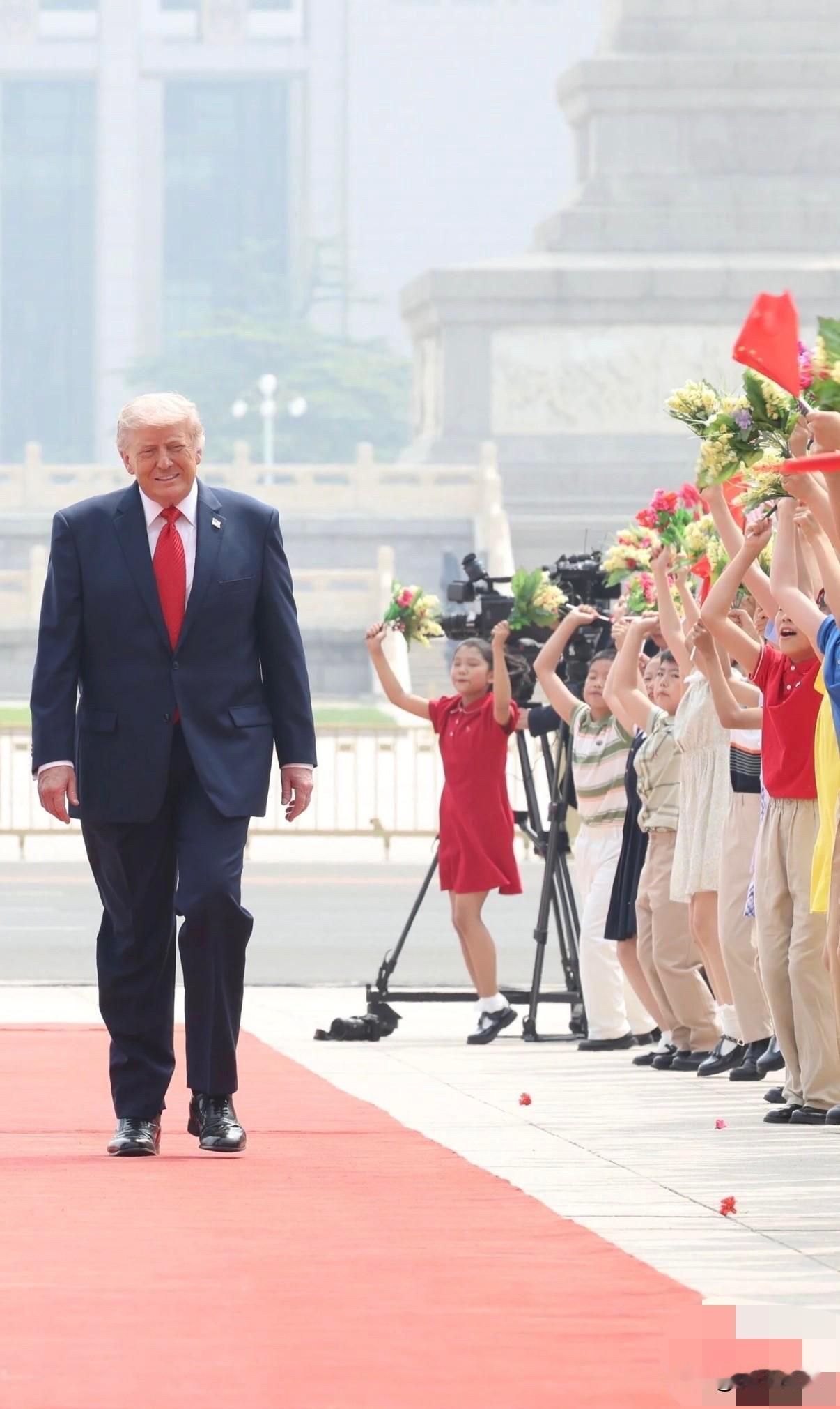 美国政坛又掀起了一阵风波，特朗普突然发了篇重磅声明，不光直接回应中方的言论，还顺