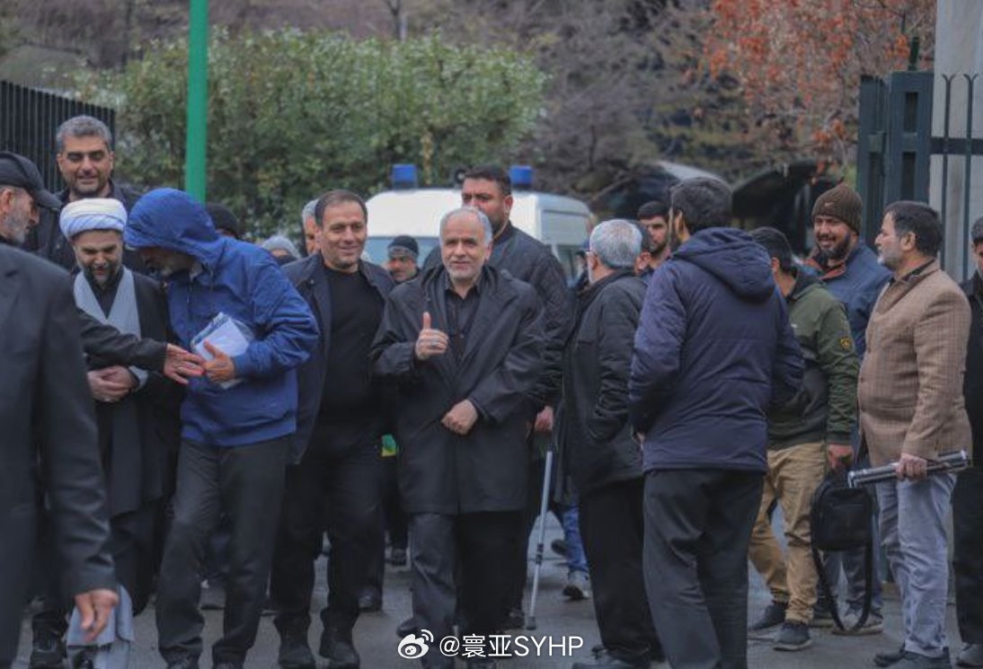 伊朗对通敌者采取强硬措施伊朗司法部长拉希米：鉴于我们正处于战争状态，我们警告所有