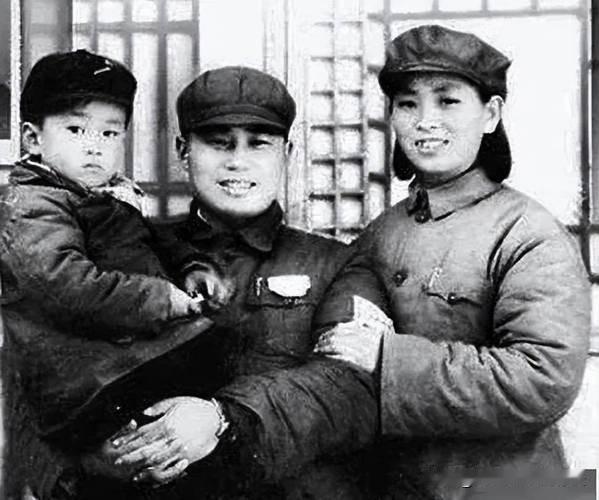 1978年5月，开国中将王近山在南京因病离世。噩耗传来，曾经跟随他征战的老部下悲