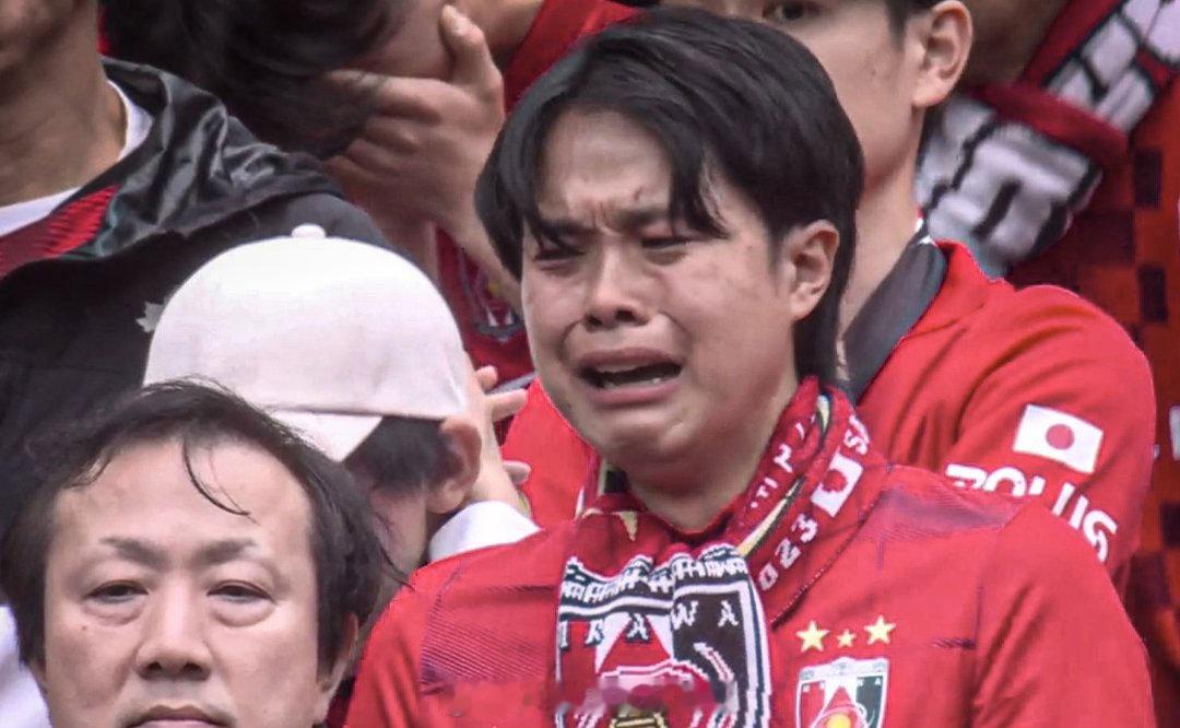 【日本球迷痛哭】这场世俱杯比赛，浦和红钻比分领先了大半场，第77分钟被扳平，第9