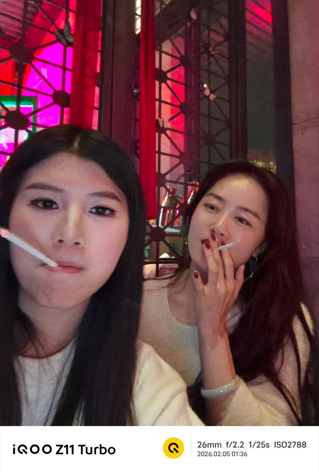 要不以后我也腾云驾雾吧，这感觉很好玩呀我说为啥你也抽烟，原来很酷呀本人超甜 期待