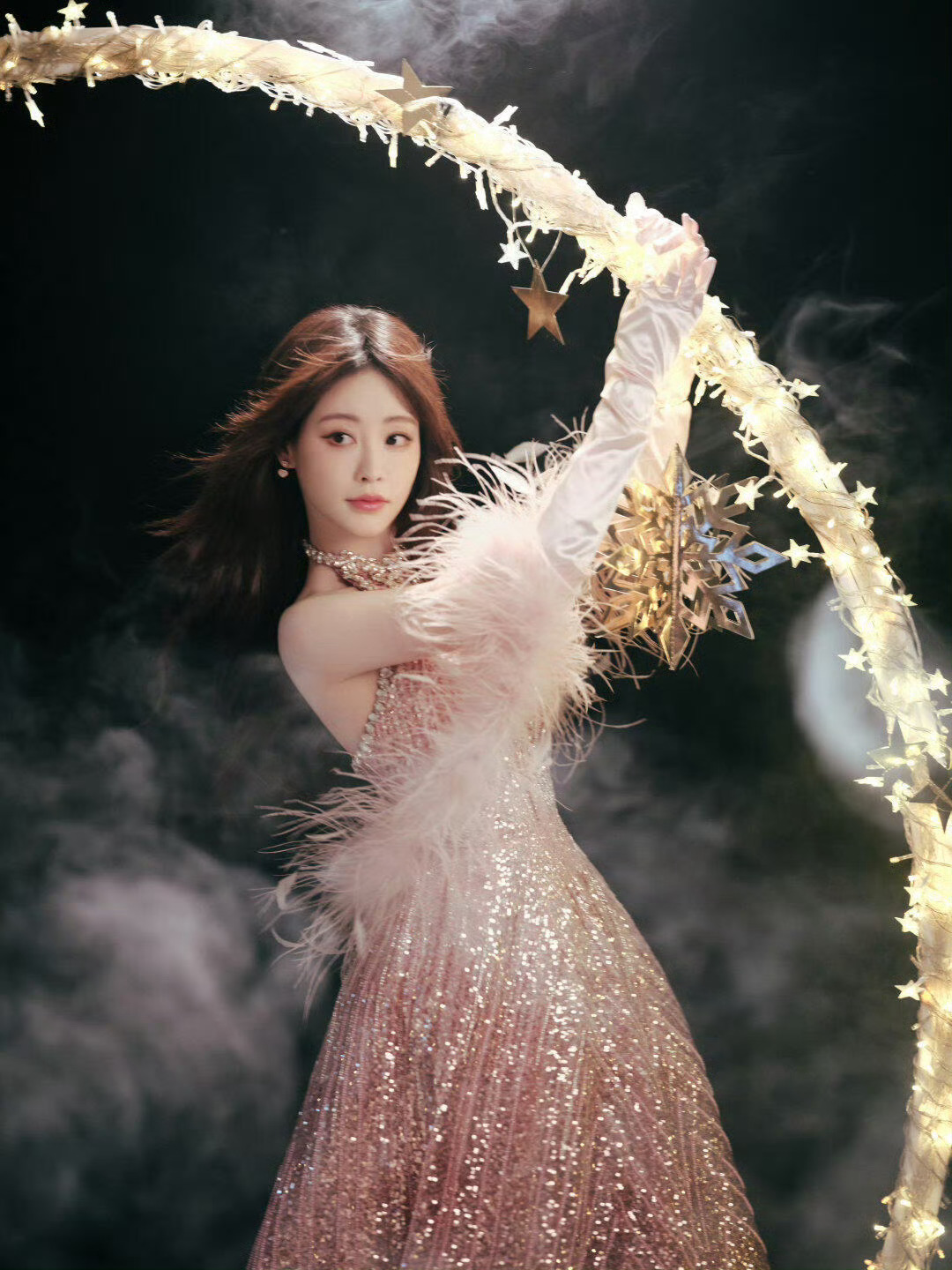 祝绪丹摇的合理甜的安心 祝绪丹摇得合理甜得安心！微博之夜与伙伴全情投入摇摆，可盐