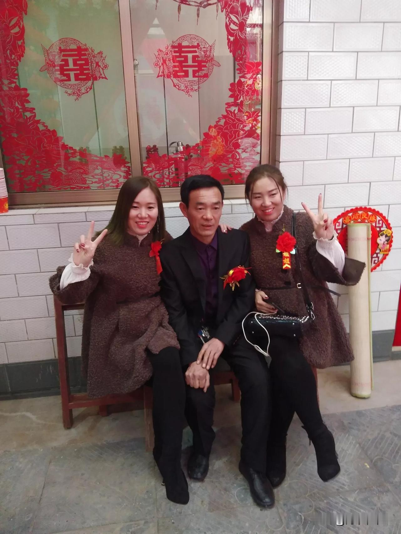 十年前，你周围的人会根据你父母的收入对待你。十年后，你周围的人会根据你的收入对待