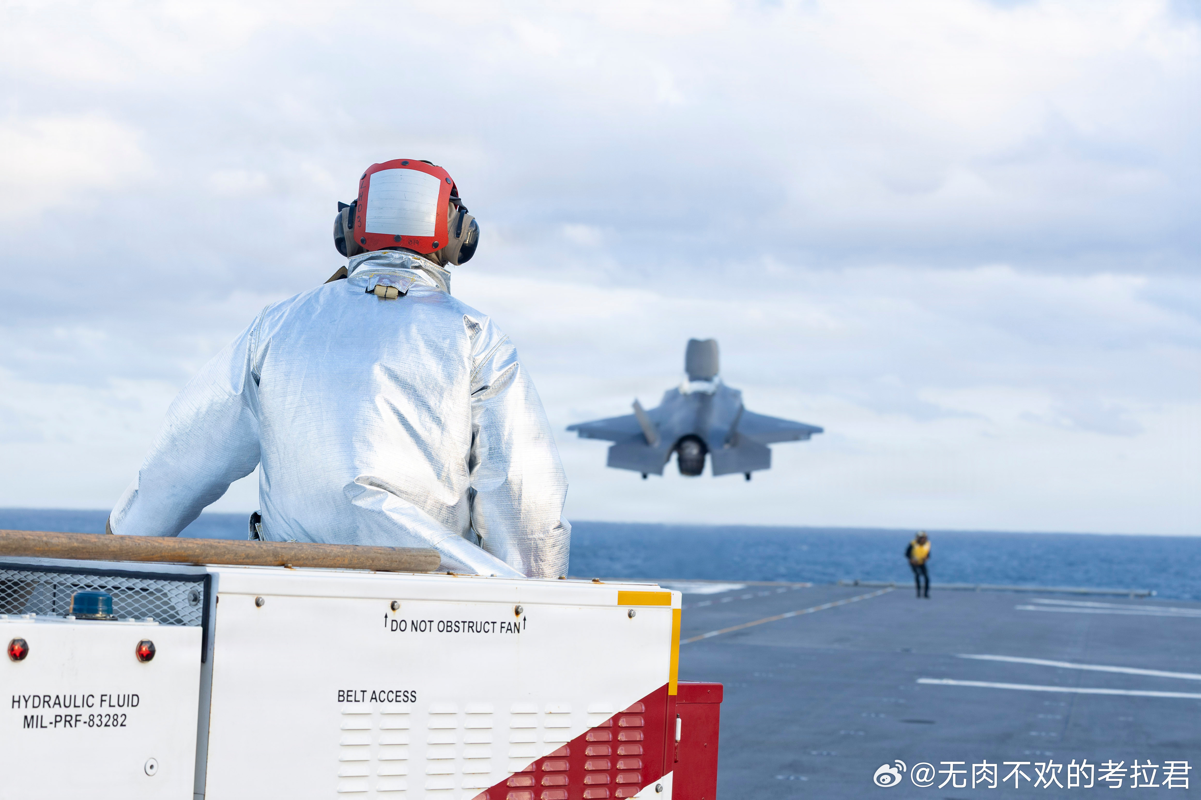 2026年5月13日，大西洋， USS Kearsarge (LHD 3) 