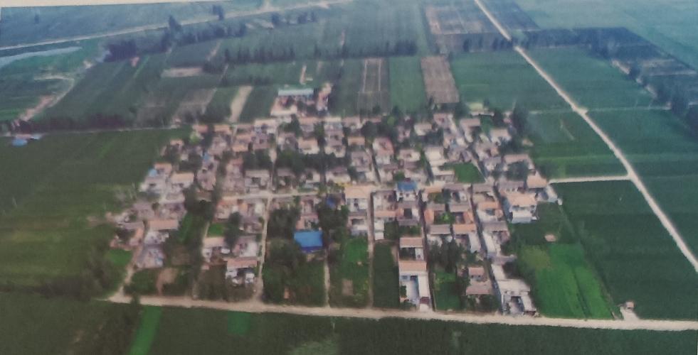 鄄城县什集镇什集行政村东苏庄村
东苏庄距鄄城县南35华里，距什集镇驻地5华里。南