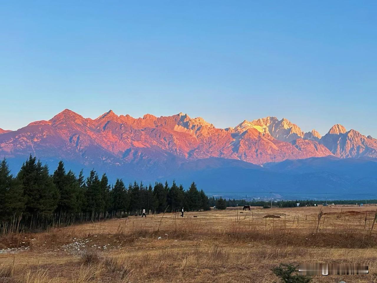 弘一法师说：什么是你的，这个世上属于你的东西只有两样，一个是快乐，一个是健康。如