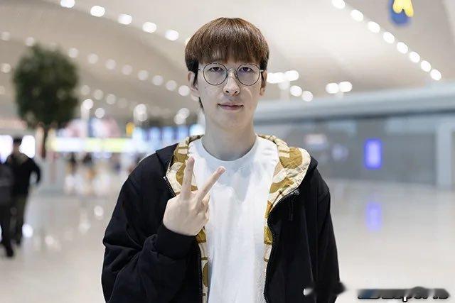 单人新闻图，独自✌️的Duro2026LCK英雄联盟S16GenGLoL[超话]