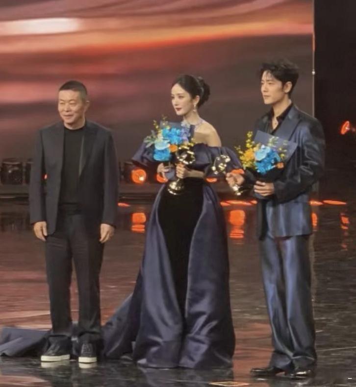 肖战被挪位置，还要被骂，到底招谁惹谁了，无语 