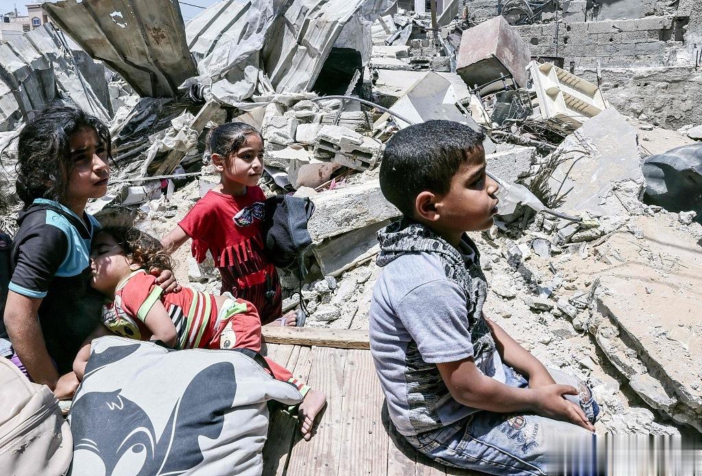 加沙的一群儿童通过社交媒体向俄罗斯总统普京喊话，要求他出面停止巴以战争。#国际情