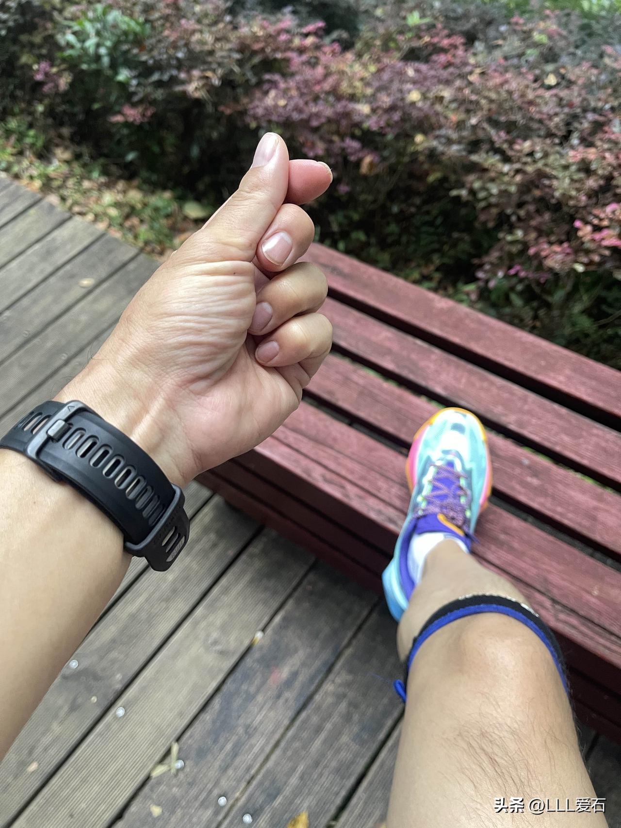 开启美好的一天
抛开所有的烦恼
黄金9月桂花香
腹肌撕裂者腹肌
桂花香里过秋天 