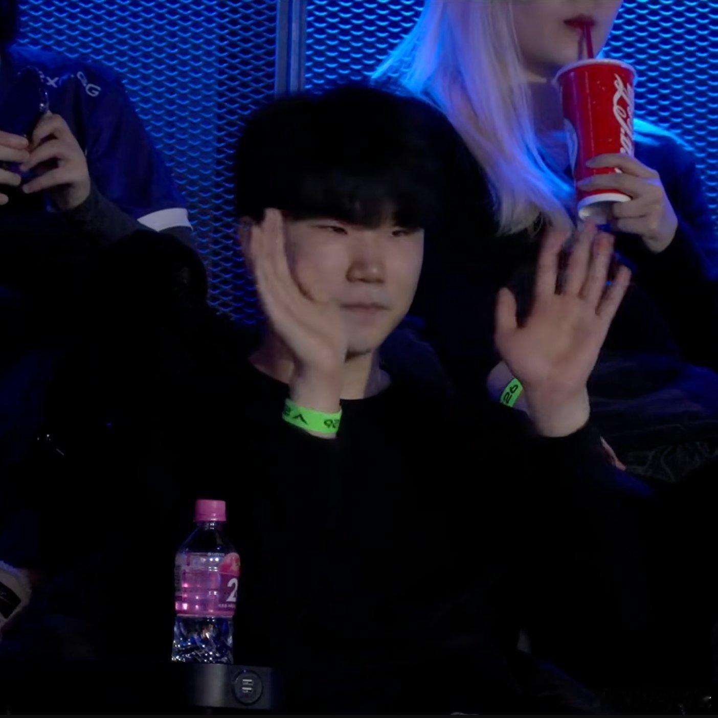 今天Calix和BuLLDoG去现场看比赛了2026lck2026lck杯英雄联