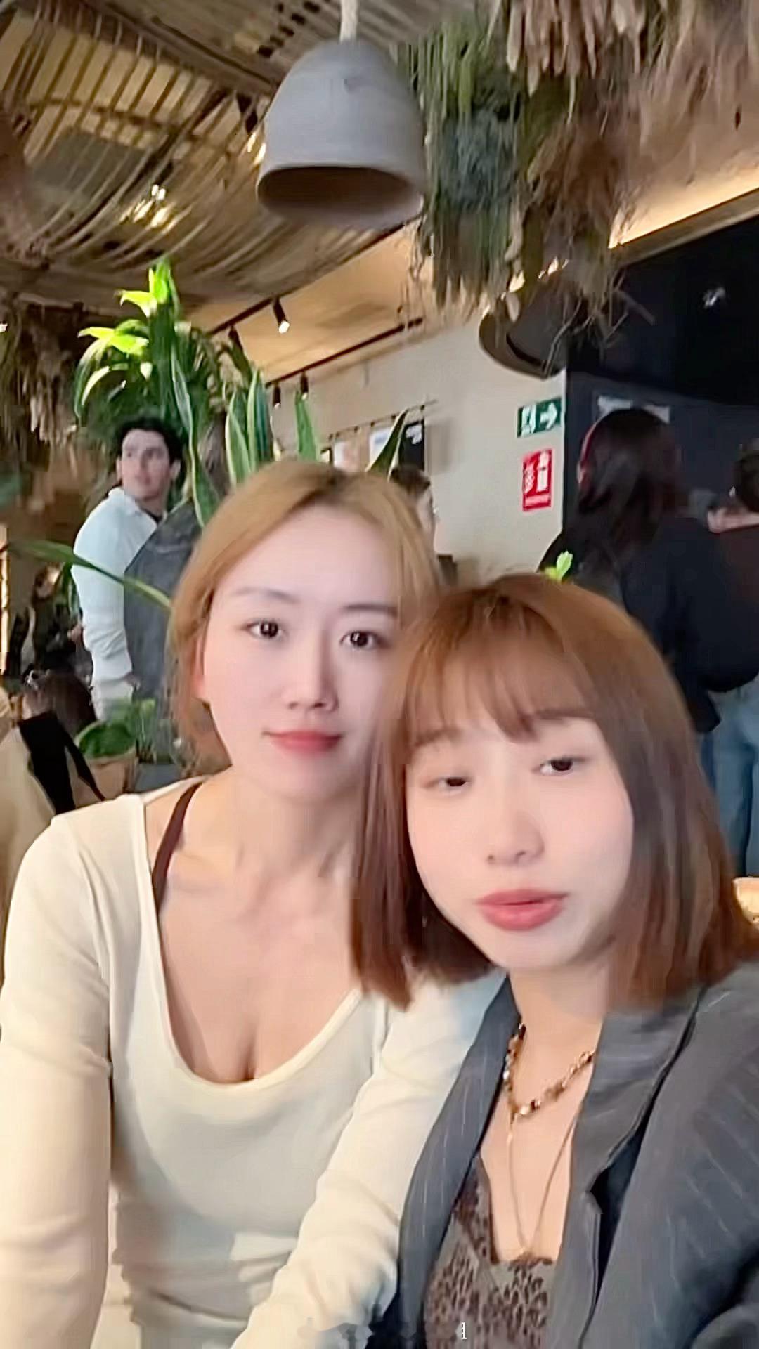 🥄 挖挖库存･ ͜ʖ ･  ꒰ 👩🏻🦰ᵃⁿᵈ👱🏻♀️꒱ 𝗠𝗲𝗲