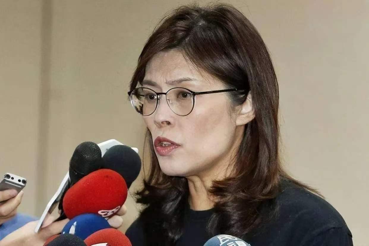 郑丽文得到邀请了，将率团前来访问大陆！
 
据悉，中国国民党郑丽文主席就任以来，