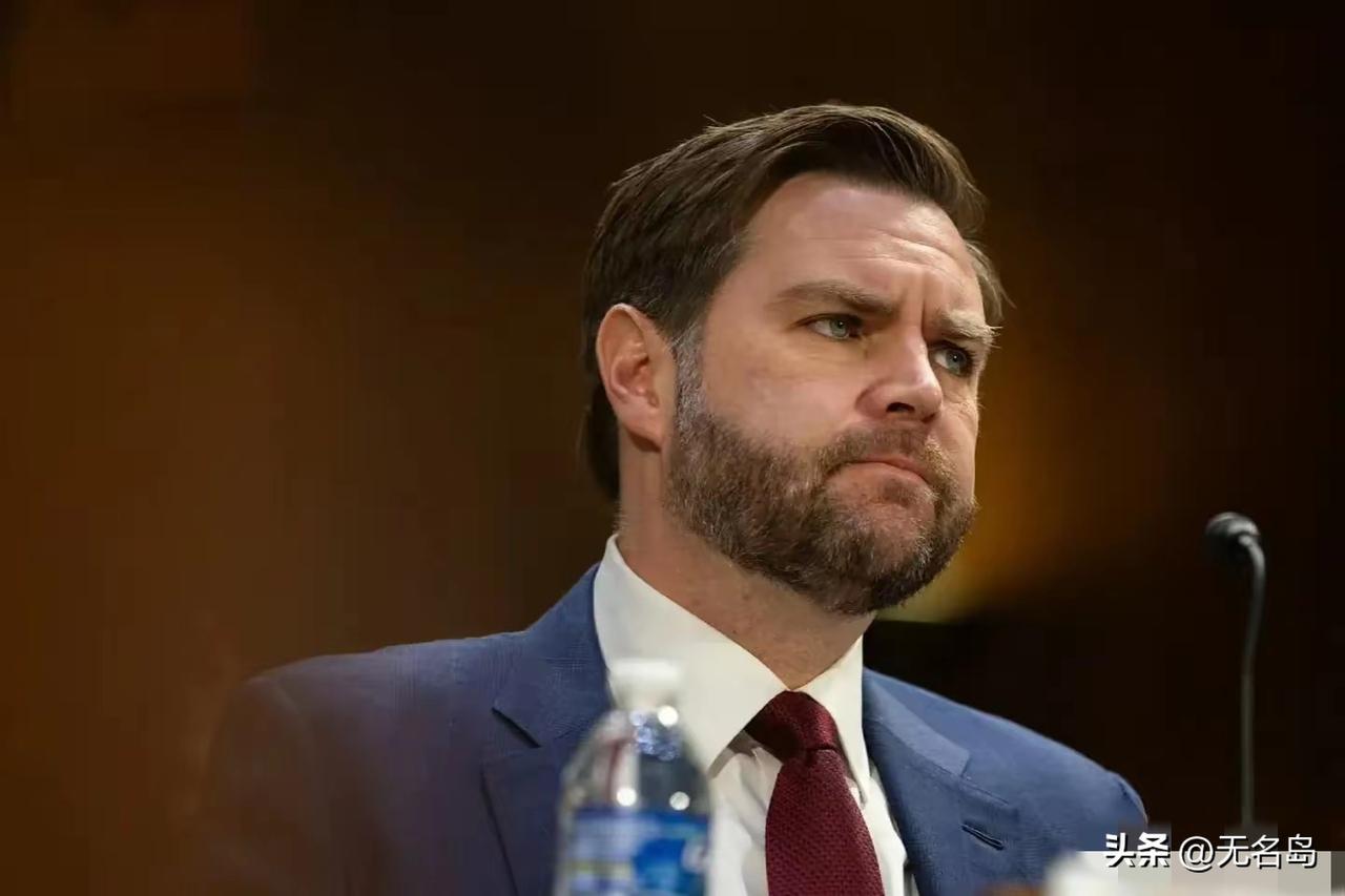 据说美国副总统万斯因为反对跟伊朗开战，现在已经被踢到一边去了……
所以他已经没有