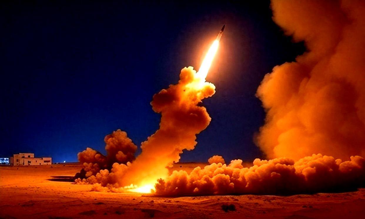 4月13日，针对美国称中国准备在未来几周内向伊朗交付新的空防系统。中国外交部表示