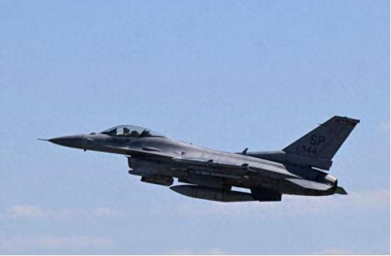 中美战机在黄海上空发生对峙！
 
大年初四的清晨，一则看似简洁的通报，在全网掀起