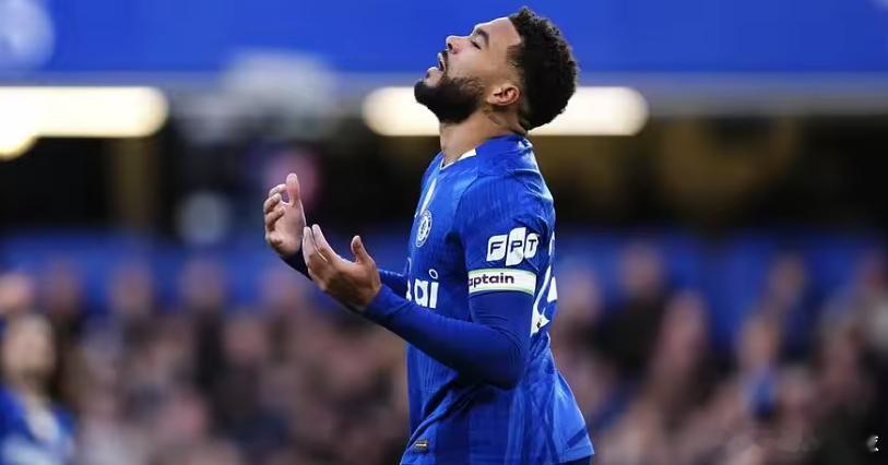 讯此前据切尔西跟队Simon Johnson报道，切尔西队长里斯·詹姆斯再次遭遇