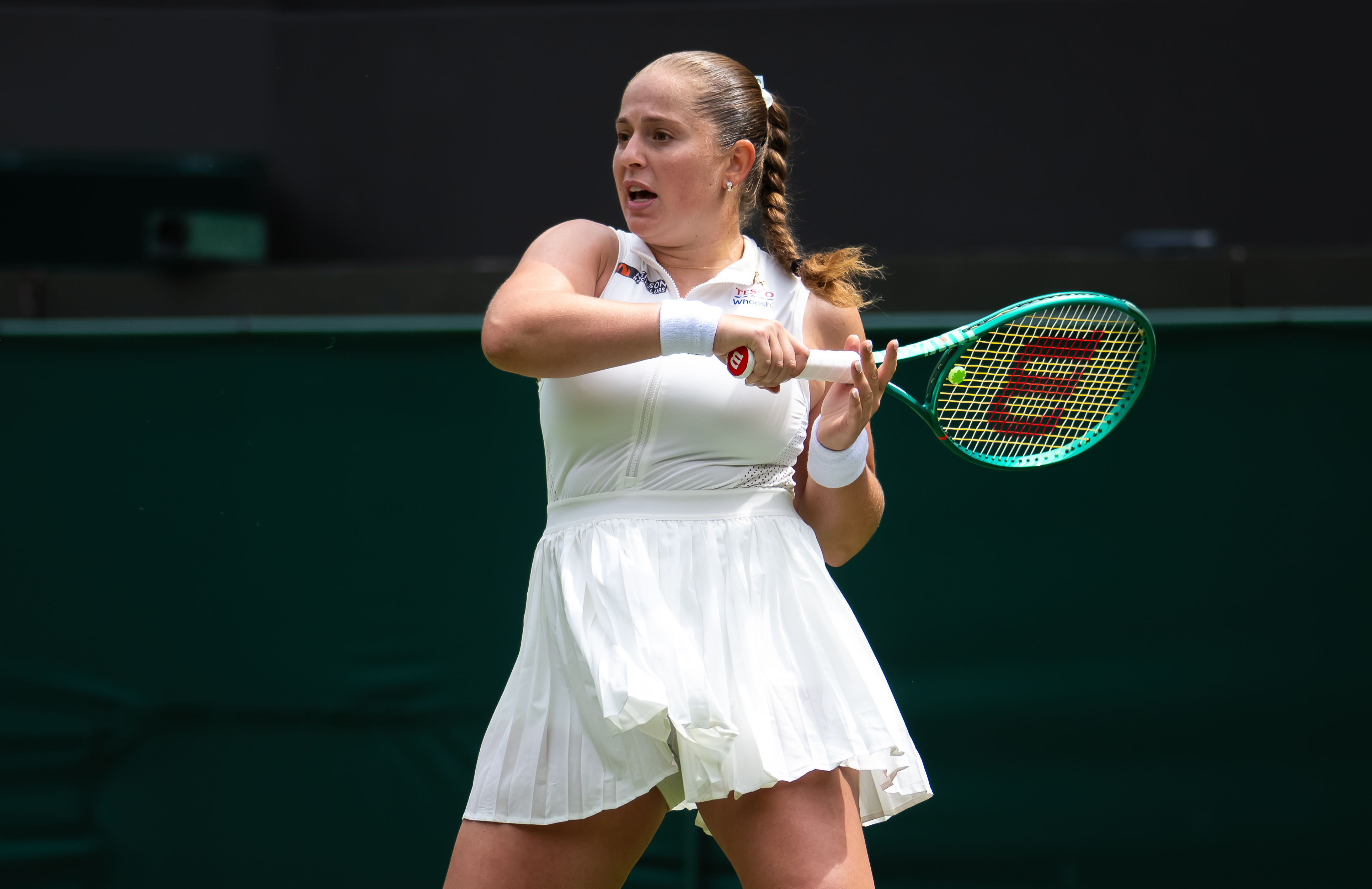 奥斯塔彭科轻松过关✌温网2026 女单第二轮，奥斯塔彭科以6-2 6-0横扫鲁季