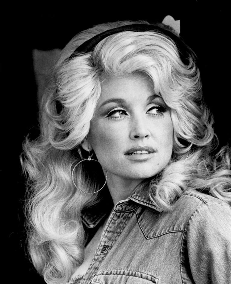 【数据小报】去世效应，多莉奶奶Dolly Parton 多首歌曲霸榜美国iTun