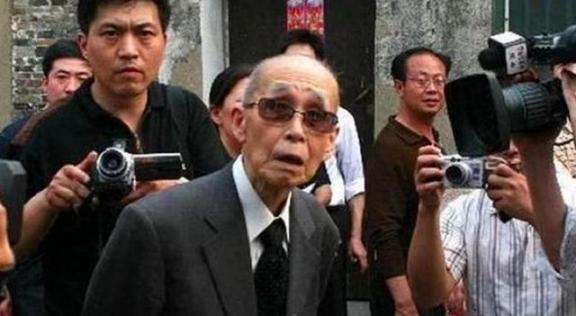 九旬日本退伍老兵松本还想打中国？被问为何执着，他曾说出了3个令人脊背发凉的理由！