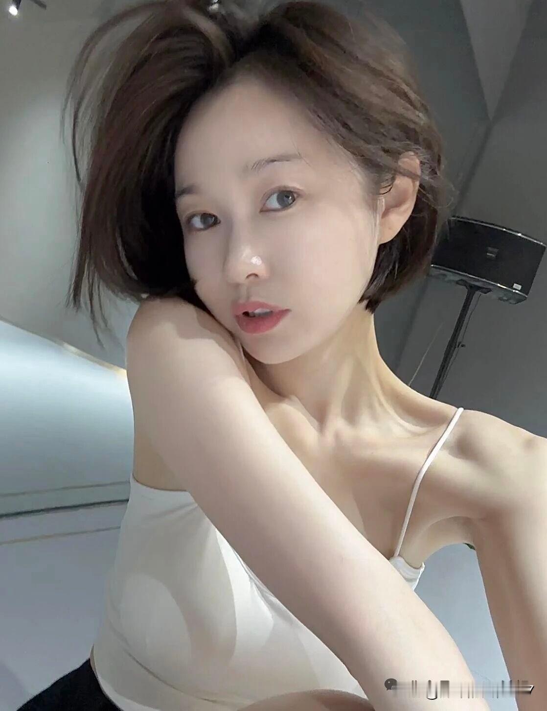 女人这一生,什么样的活法才高级? 气质穿搭 简约黑白搭配，尽显优雅气质