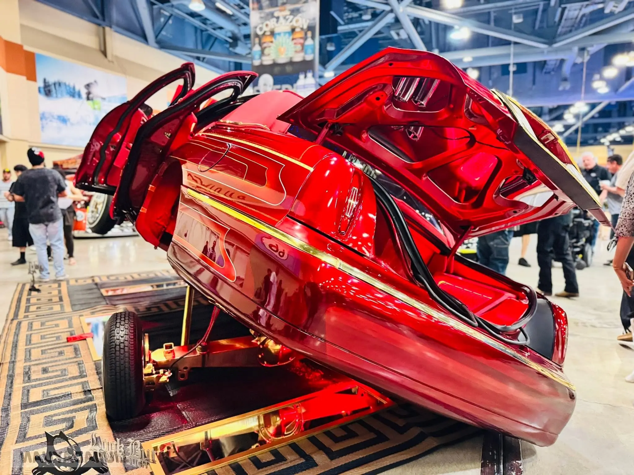 lowrider car室内大集结。