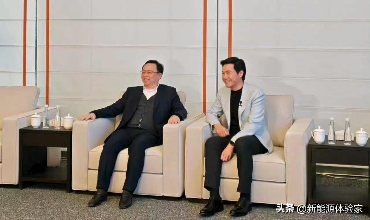 新一代小米su7发布会，王传福现身，信号太明显了，会不会出场呢？
雷军和比亚迪的
