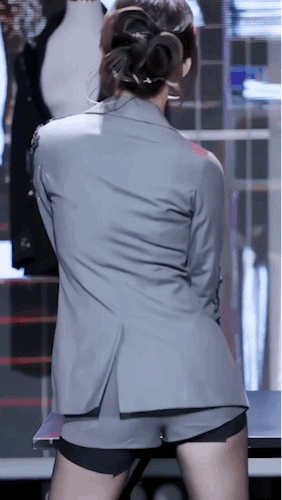 女人想要性感，就一定要戴黑框眼镜吗？优雅与性感，你会怎么选性感 微胖丰满性感女神