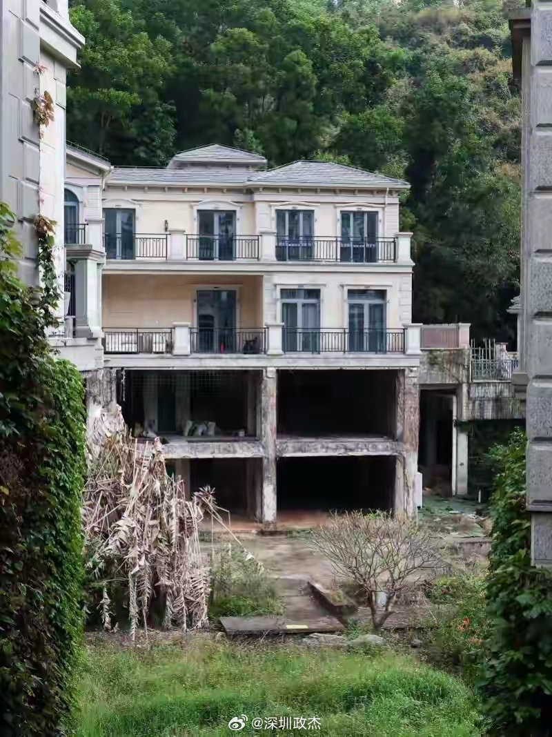 今年深圳市政府工作报告提出，将打造世界级观光旅游和休闲度假目的地，丰富高品质旅游