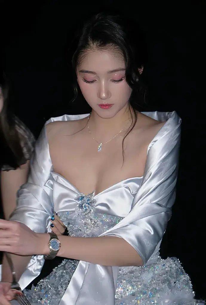 明明身材很好，但看了没那种感觉 