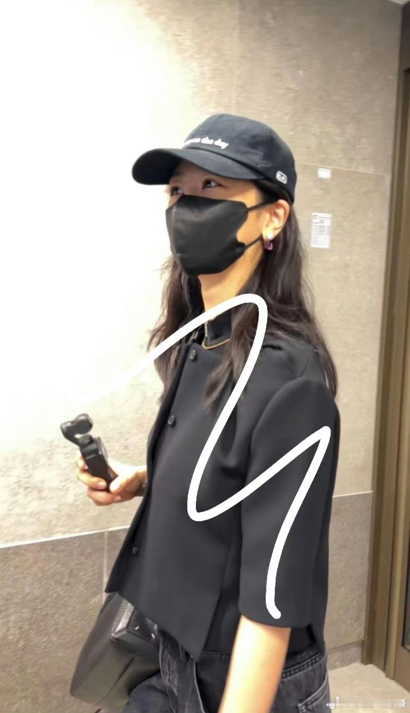 杨紫米兰到达 