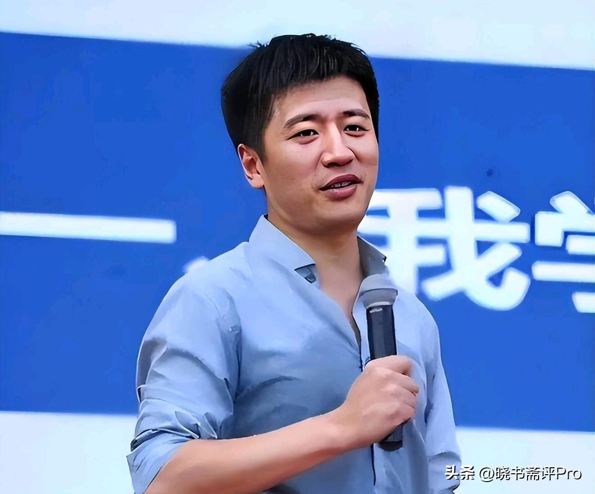 张雪峰突然离世，仿佛就在身边的一个人突然去世了一样！昨天这个人还在网上活蹦乱跳，