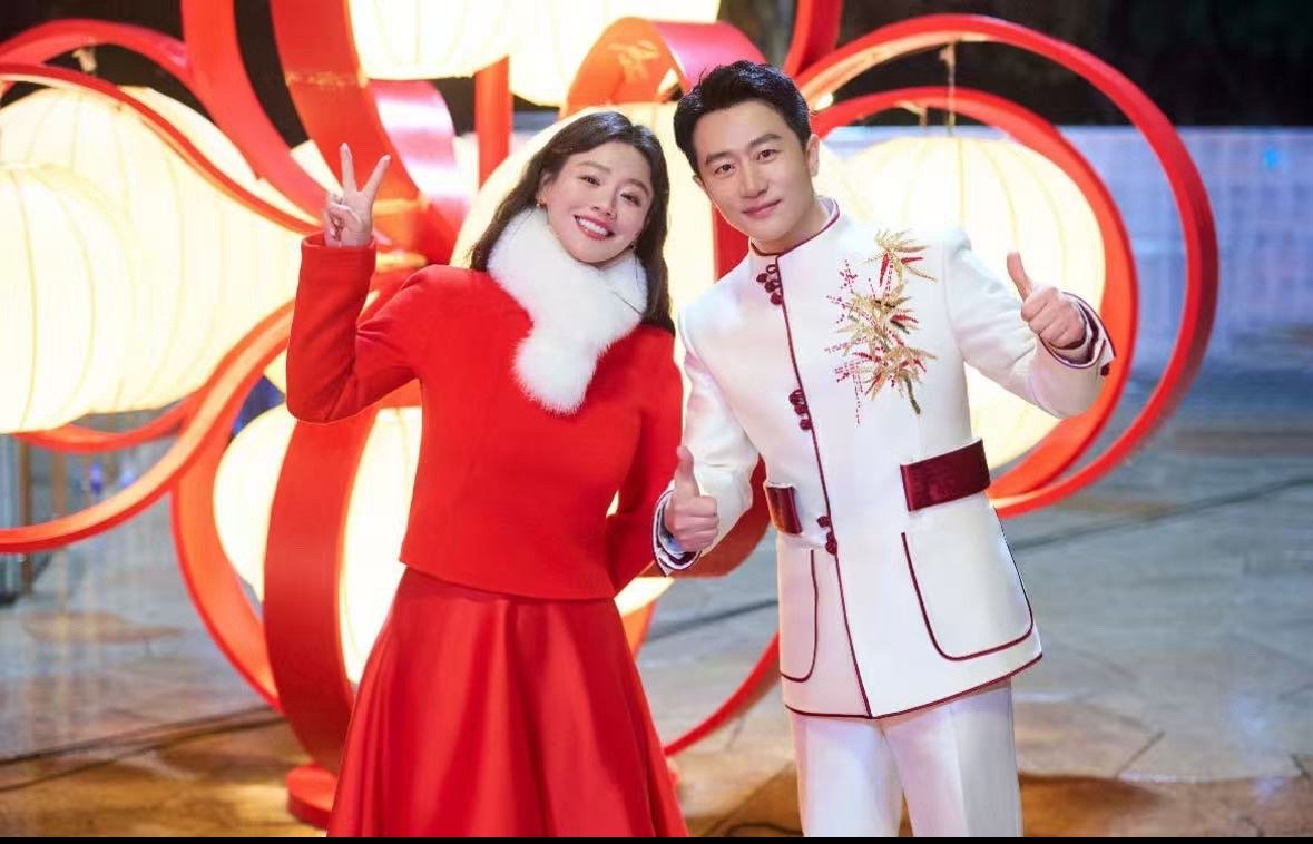 黄轩马思纯13年后还有售后2013到2026，跨越13年的同框！黄轩马思纯春晚合