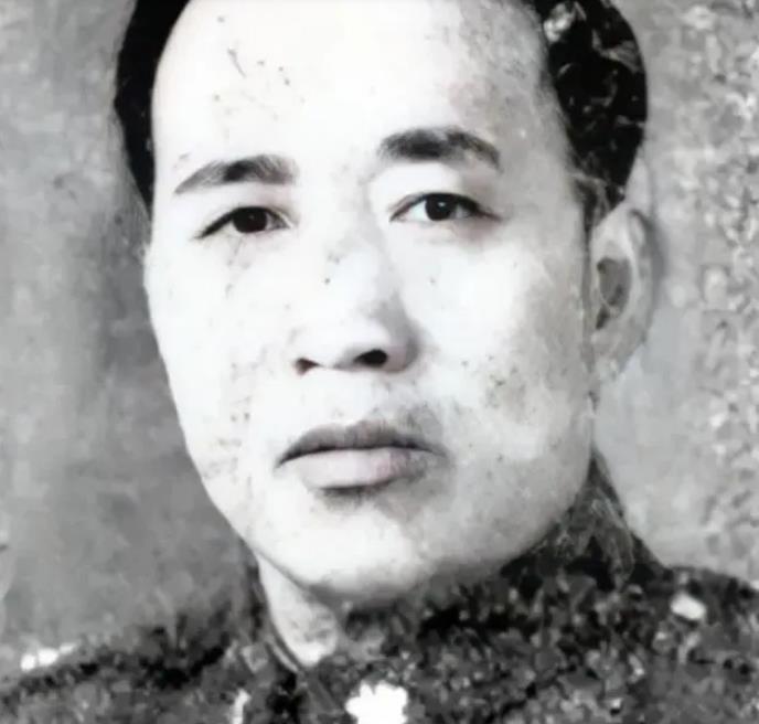 1940年，刘昌义所部陷入鬼子的重围，但是老蒋却见死不救，他无奈之下只得率部当了