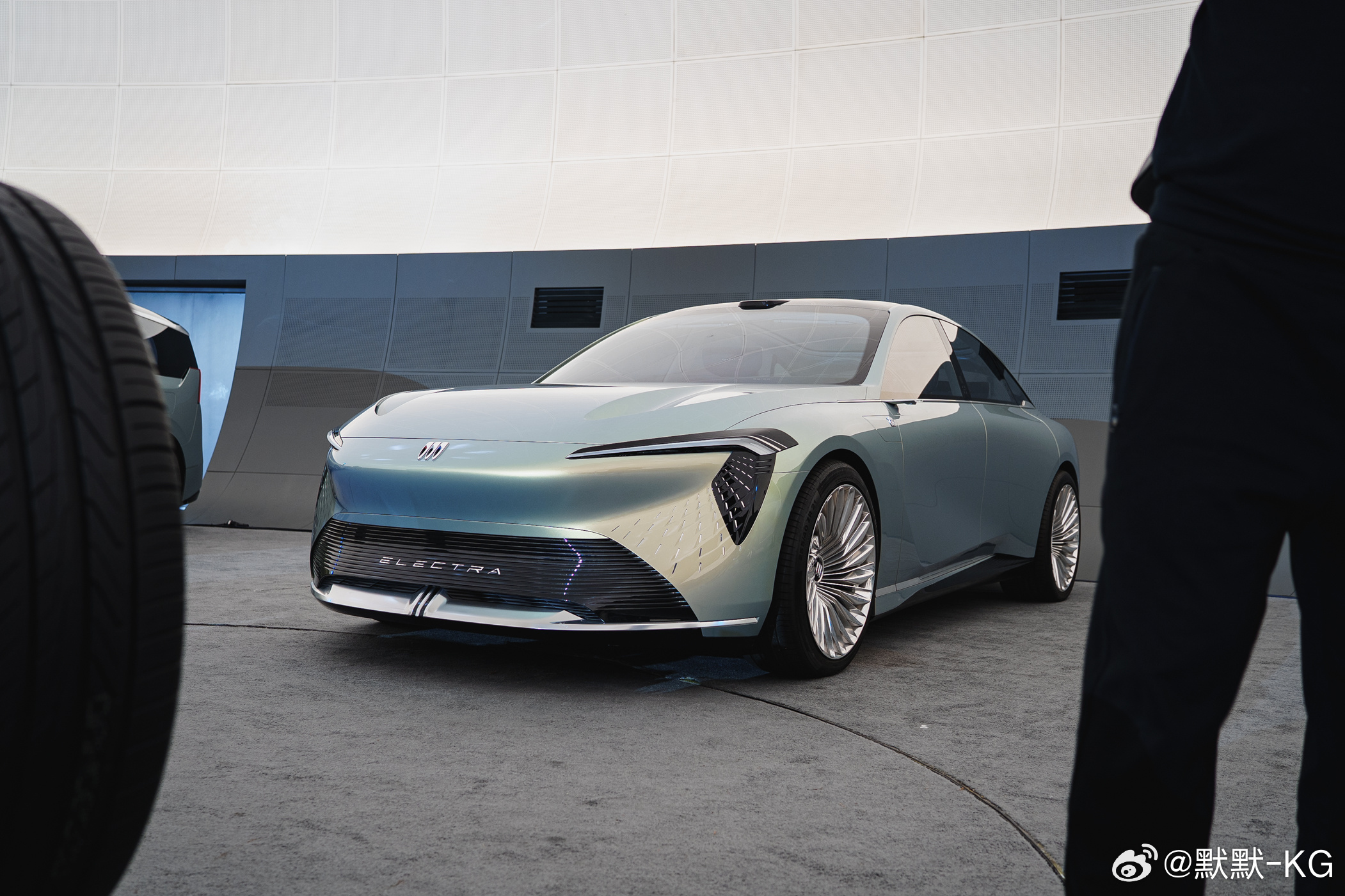 上汽奥迪E5 Sportback为什么让人踏实？合资品牌对运动和舒适是很全面的，