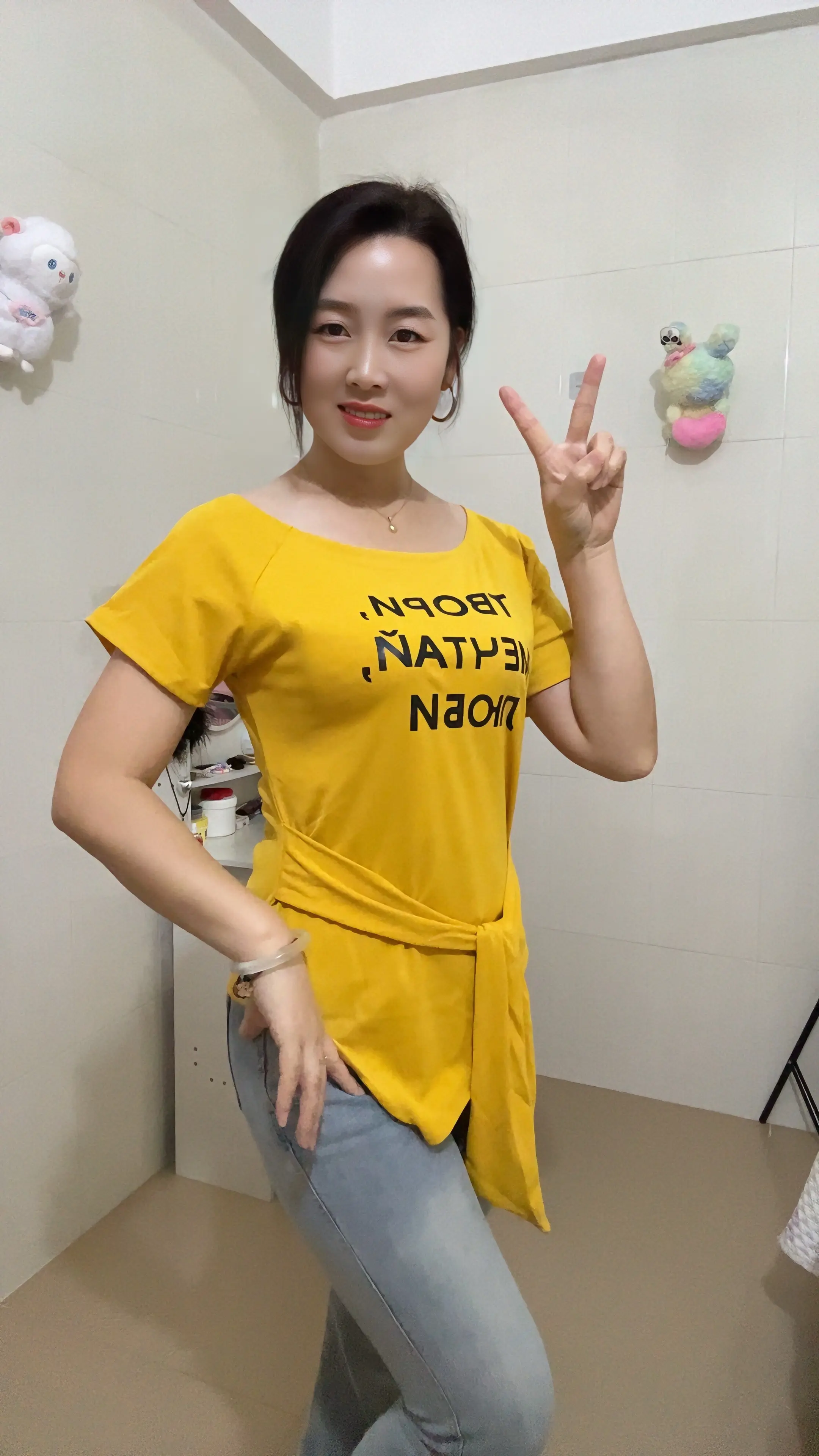 人生已过半，一路走来谈何容易，上了一课又一课，断我纯真、杀我幼稚，磨我...
