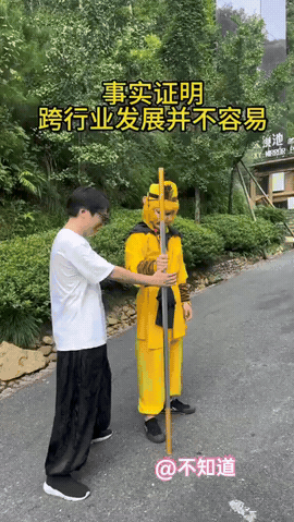 演的不错
总感觉是真的很沉