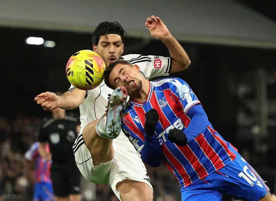 英超最新战报：水晶宫绝杀升前四 利物浦遭绝平跌至第九英超第15轮战罢，积分榜格局