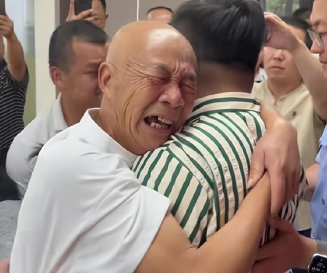 39年愧疚半生，39年骨肉牵挂！一场迟到近四十年的团圆，藏着一个家庭最痛的遗憾，